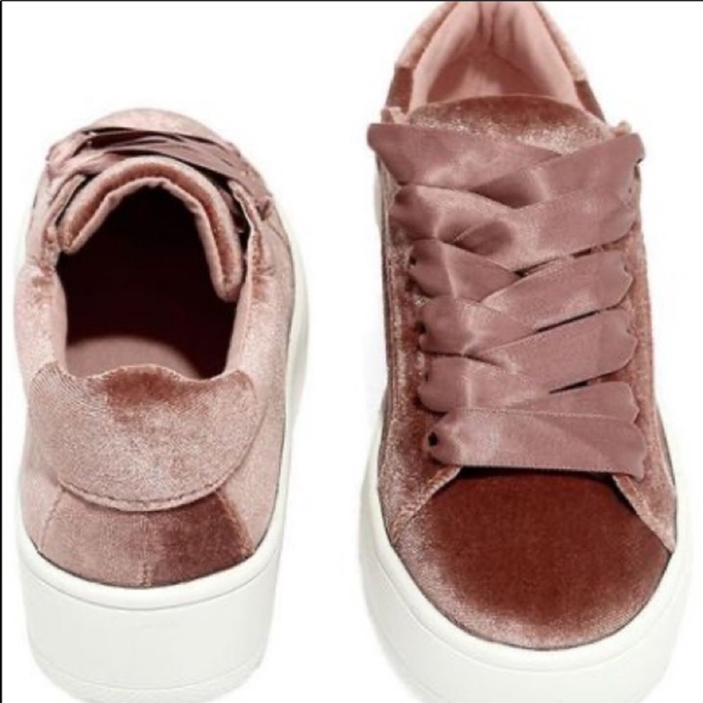 Velvet Shoes - Picture 2 of 5